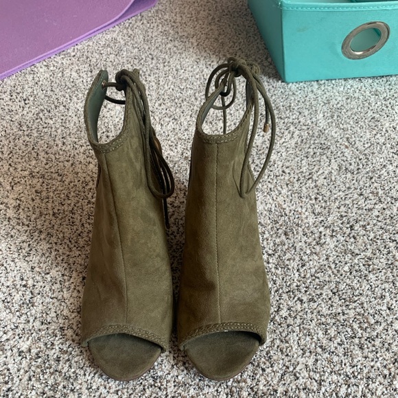 Suede Wedge - Picture 4 of 4